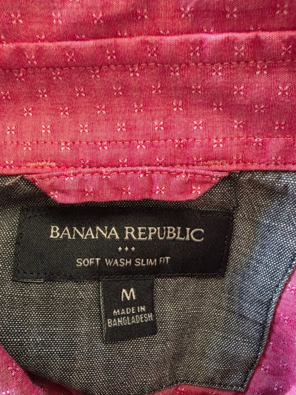 Mens Med Banana Republic slim fit LS light red button down shirt